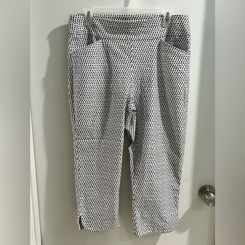 Chico's White Capri Pants with Black Polka Dot Print, size medium